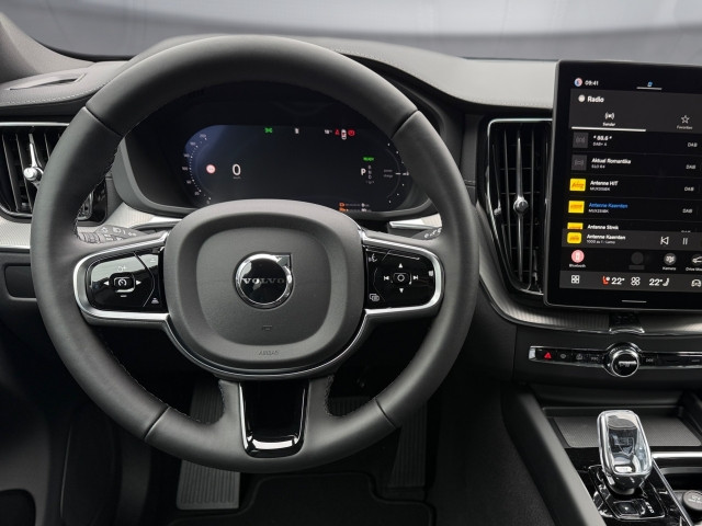 Bild 9: VOLVO PKW XC60 Black Edition Ultra, T6 AWD Plug-in Hybrid, Elektrisch/