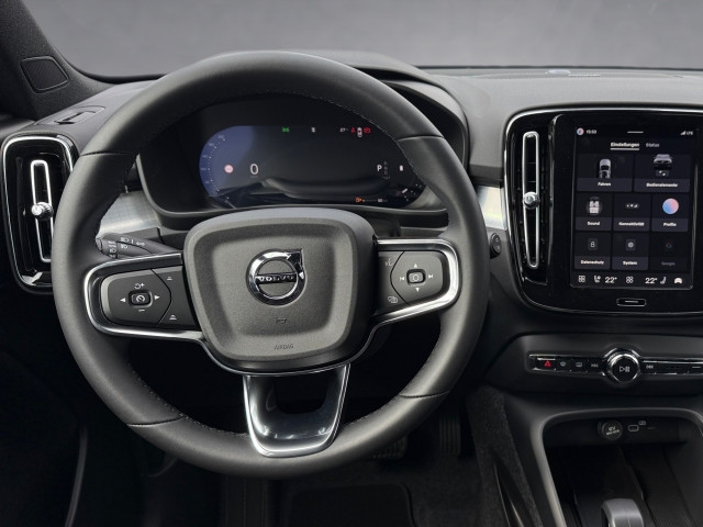 Bild 9: VOLVO PKW XC40 Plus, B3 Mild Hybrid, Benzin, Dark