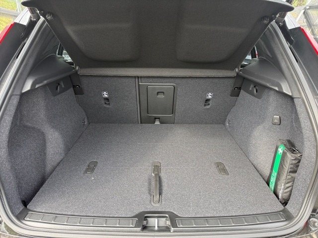 Bild 12: VOLVO PKW XC40 Plus, B3 Mild Hybrid, Benzin, Dark