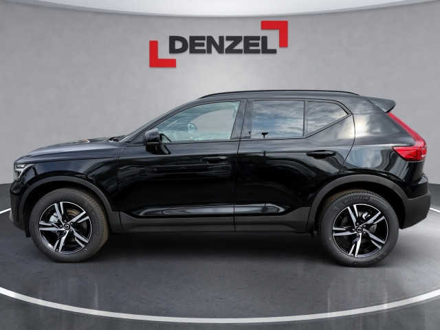 Bild 1: VOLVO PKW XC40 Plus, B3 Mild Hybrid, Benzin, Dark