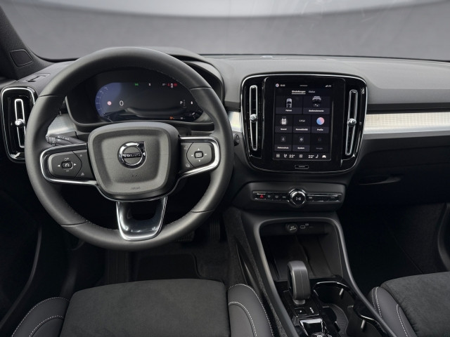 Bild 8: VOLVO PKW XC40 Plus, B3 Mild Hybrid, Benzin, Dark