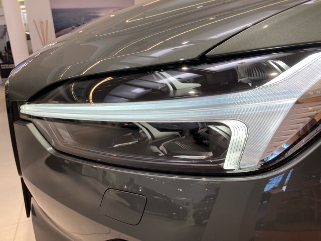 Bild 2: VOLVO PKW XC60 Plus, T6 AWD Plug-in Hybrid, Elektrisch/Benzin, Dark