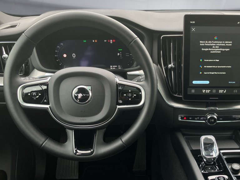 Bild 4: VOLVO PKW XC60 Plus, T6 AWD Plug-in Hybrid, Elektrisch/Benzin, Dark