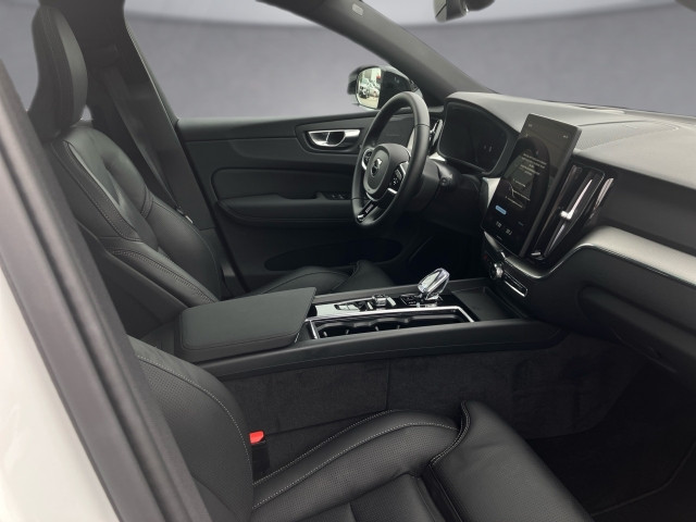 Bild 6: VOLVO PKW XC60 Plus, T6 AWD Plug-in Hybrid, Elektrisch/Benzin, Dark