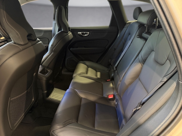 Bild 8: VOLVO PKW XC60 T6 PHEV Plus dDark