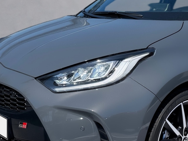 Bild 12: Toyota Yaris 5-Türer GR Sport 1,5L Hybrid Syst. 96 kW (13