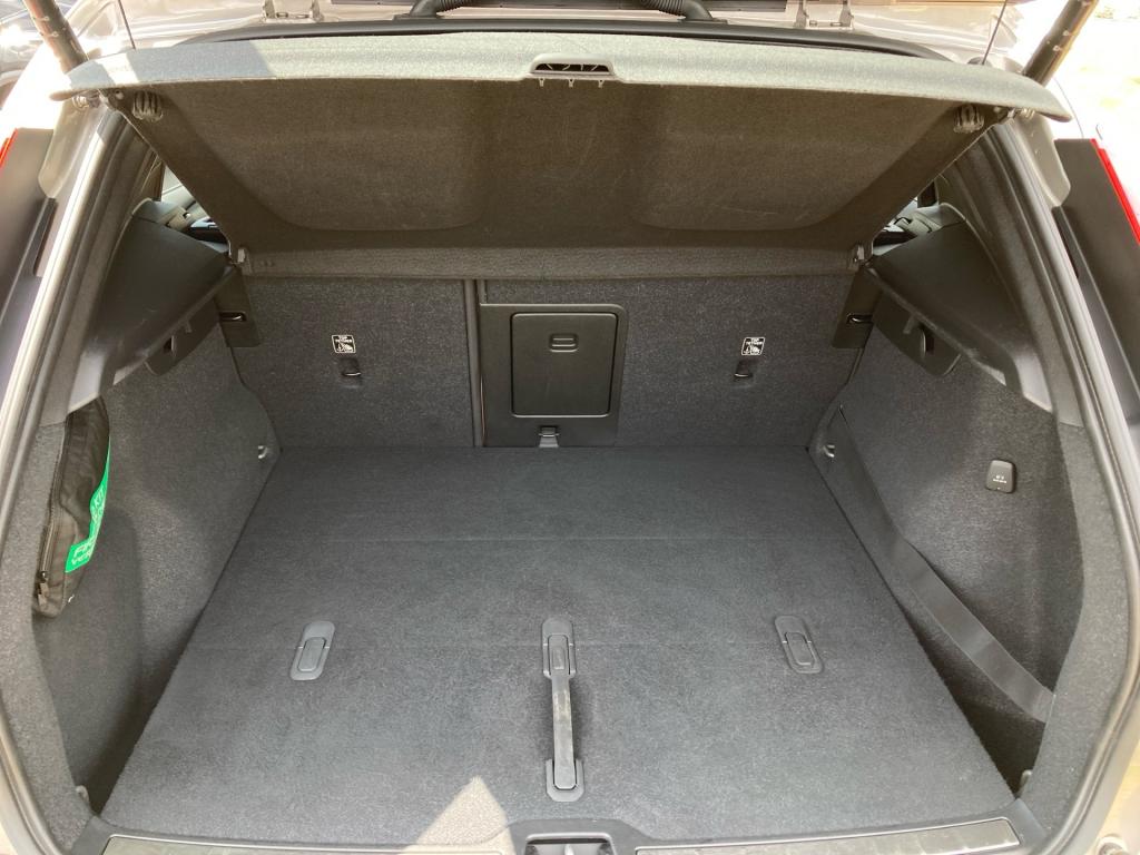 Bild 12: VOLVO PKW XC40 T3 Automatik INSCRIPTION