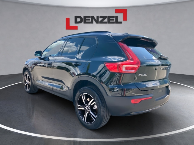 Bild 1: VOLVO PKW XC40 Plus, B3 Mild Hybrid, Benzin, Dark