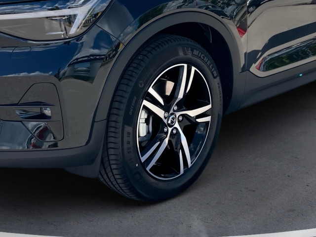 Bild 5: VOLVO PKW XC40 Plus, B3 Mild Hybrid, Benzin, Dark