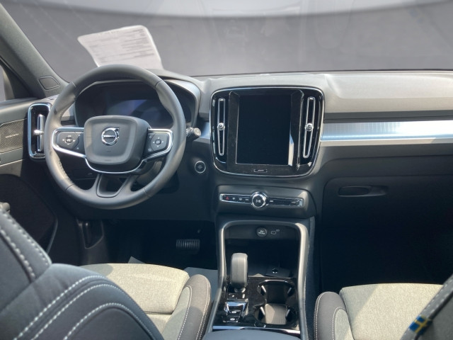 Bild 6: VOLVO PKW XC40 Plus, B3 Mild Hybrid, Benzin, Dark
