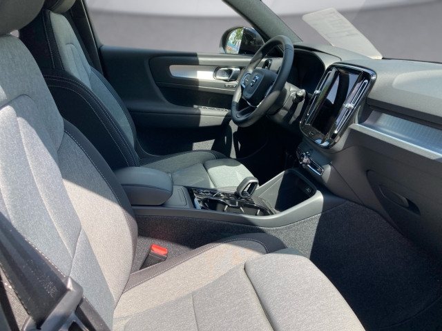 Bild 8: VOLVO PKW XC40 Plus, B3 Mild Hybrid, Benzin, Dark