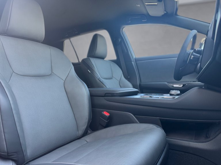 Bild 5: Lexus RZ SUV Executive 350e Frontantrieb