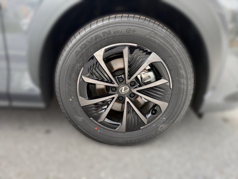 Bild 4: Lexus RZ SUV Executive 350e Frontantrieb