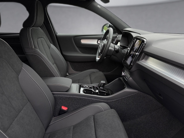Bild 10: VOLVO PKW XC40 Black Edition Ultra, B3 Mild Hybrid, Benzin