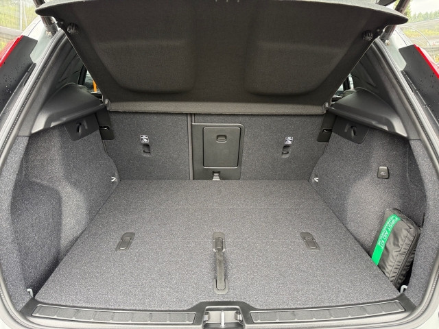 Bild 12: VOLVO PKW XC40 Black Edition Ultra, B3 Mild Hybrid, Benzin