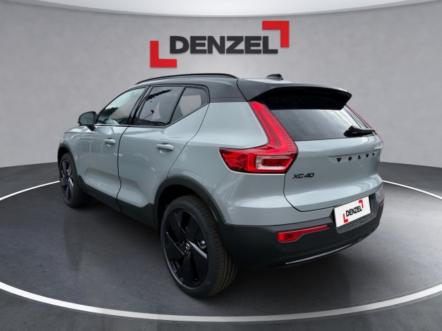 Bild 2: VOLVO PKW XC40 Black Edition Ultra, B3 Mild Hybrid, Benzin