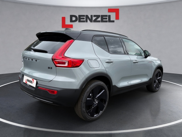 Bild 3: VOLVO PKW XC40 Black Edition Ultra, B3 Mild Hybrid, Benzin