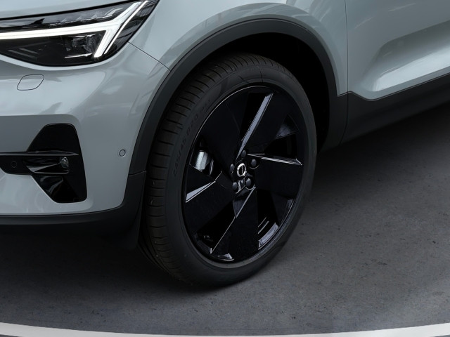 Bild 7: VOLVO PKW XC40 Black Edition Ultra, B3 Mild Hybrid, Benzin