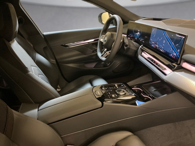 Bild 10: BMW i5 xDrive40 Touring