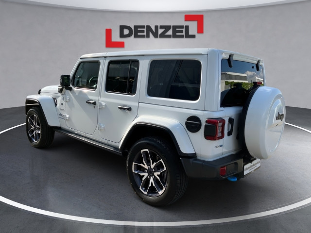 Bild 2: Jeep Wrangler Sahara 2.0