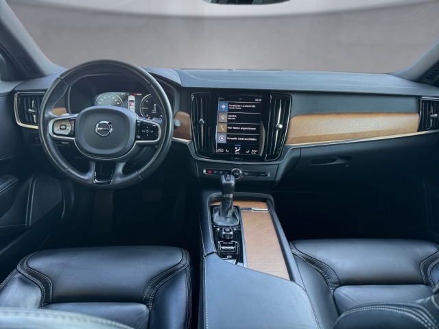 Bild 8: VOLVO PKW V90 D4 A Inscription