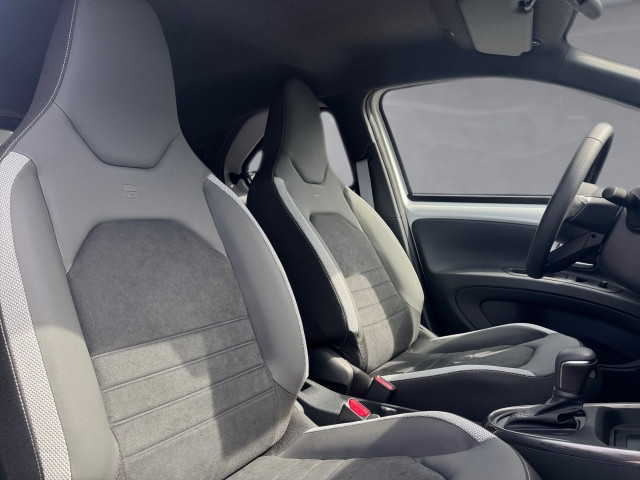 Bild 10: Toyota AYGO X 1,5 Hybrid GR-SPORT + JBL