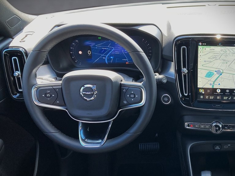 Bild 9: VOLVO PKW XC40 B4 Mild Hybrid Plus Black Edition
