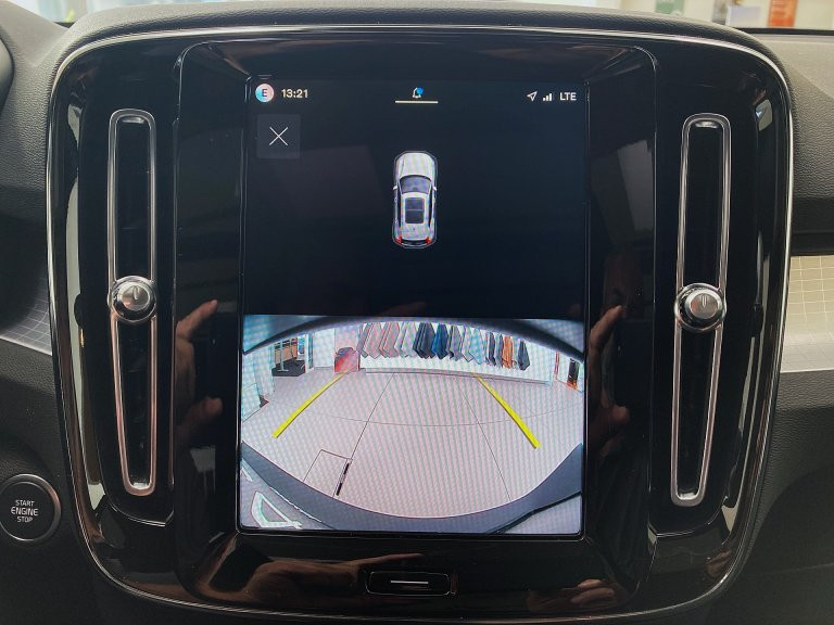 Bild 14: VOLVO PKW XC40 B4 Mild Hybrid Plus Black Edition