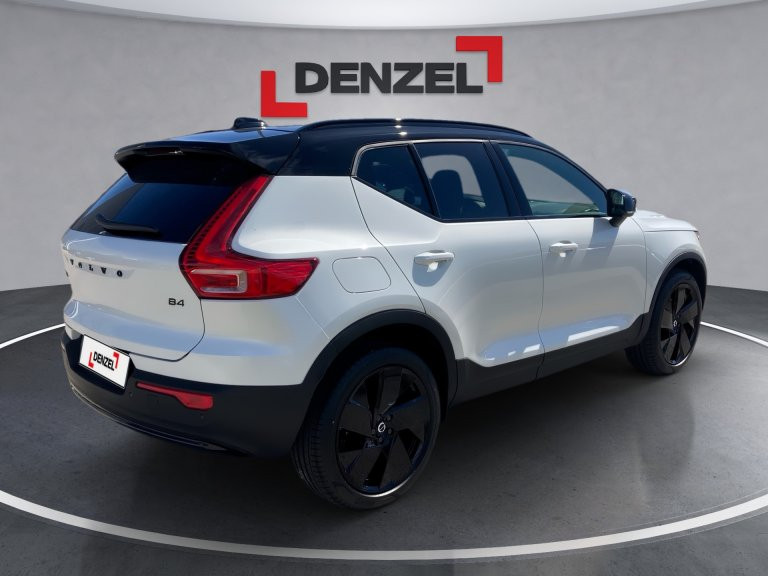 Bild 3: VOLVO PKW XC40 B4 Mild Hybrid Plus Black Edition