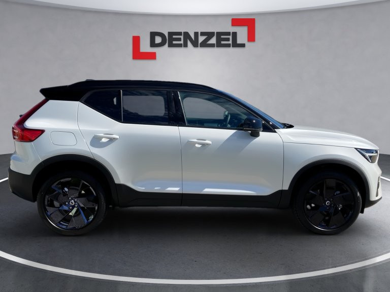 Bild 4: VOLVO PKW XC40 B4 Mild Hybrid Plus Black Edition