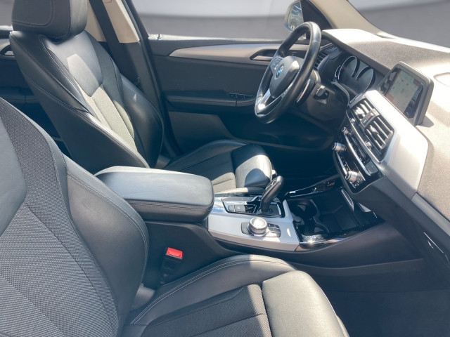 Bild 10: BMW X3 xDrive 20i