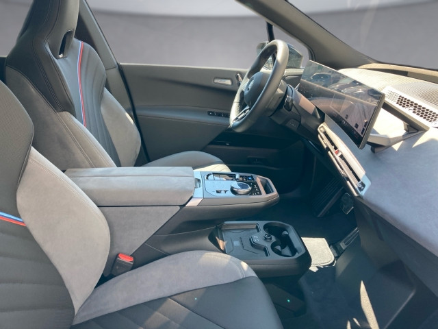 Bild 10: BMW PKW i-Serie iX xDrive45