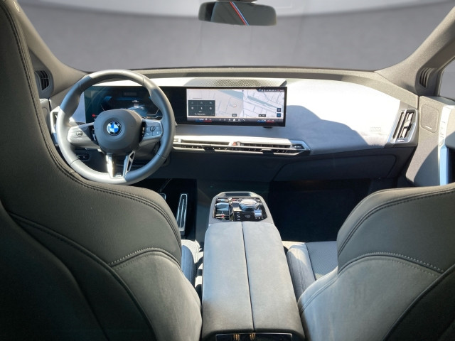 Bild 8: BMW PKW i-Serie iX xDrive45