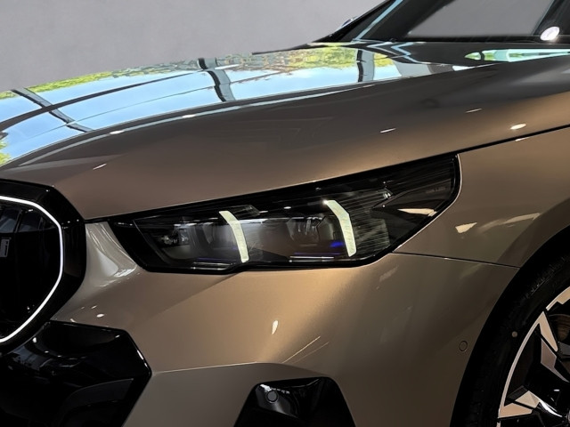 Bild 2: BMW i5 eDrive40 Touring