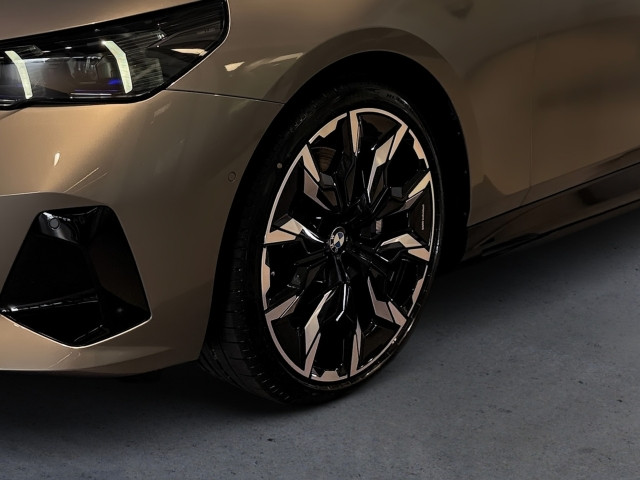 Bild 3: BMW i5 eDrive40 Touring