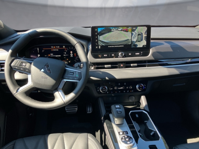 Bild 8: Mitsubishi Outlander PHEV 2,4 4WD Diam.Luxury Black Edt.AT 26