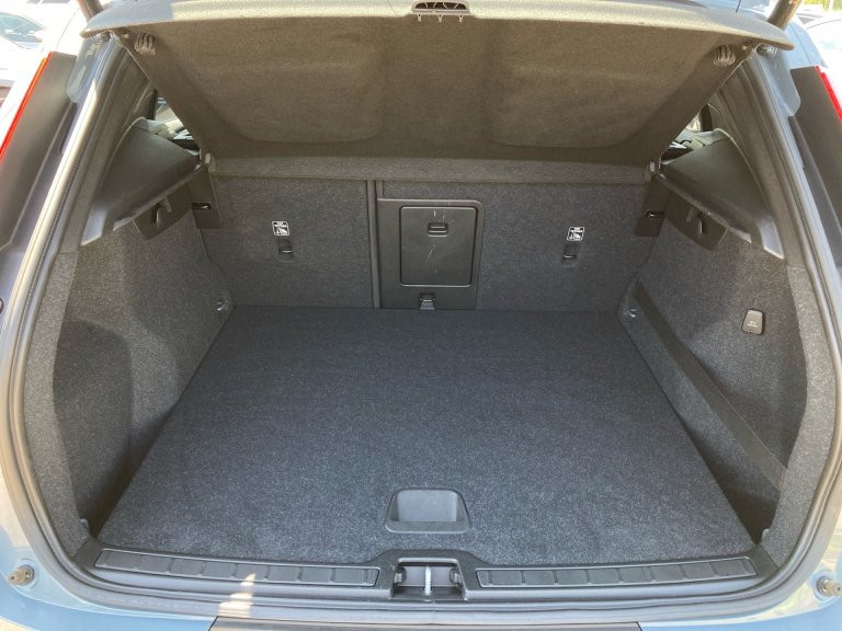 Bild 12: VOLVO PKW XC40 T5 PHEV FWD Momentum Pro Aut.
