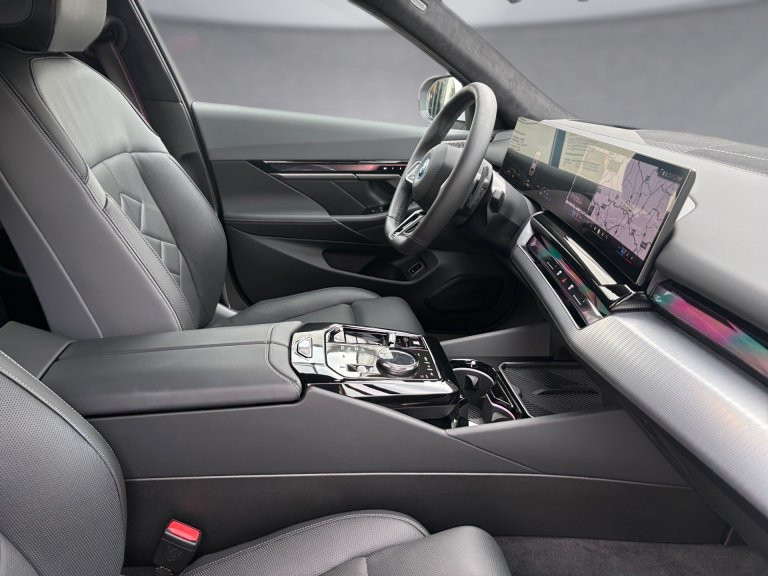 Bild 7: BMW 550e xDrive Touring