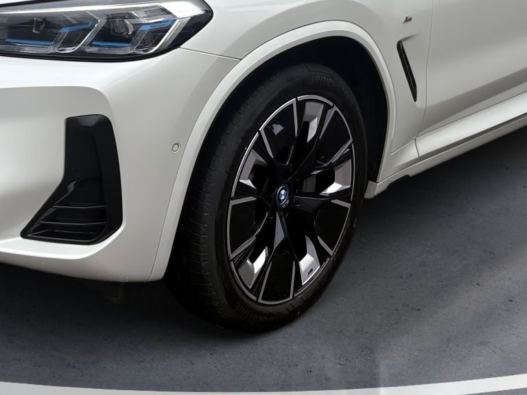 Bild 4: BMW iX3 G08 HA0