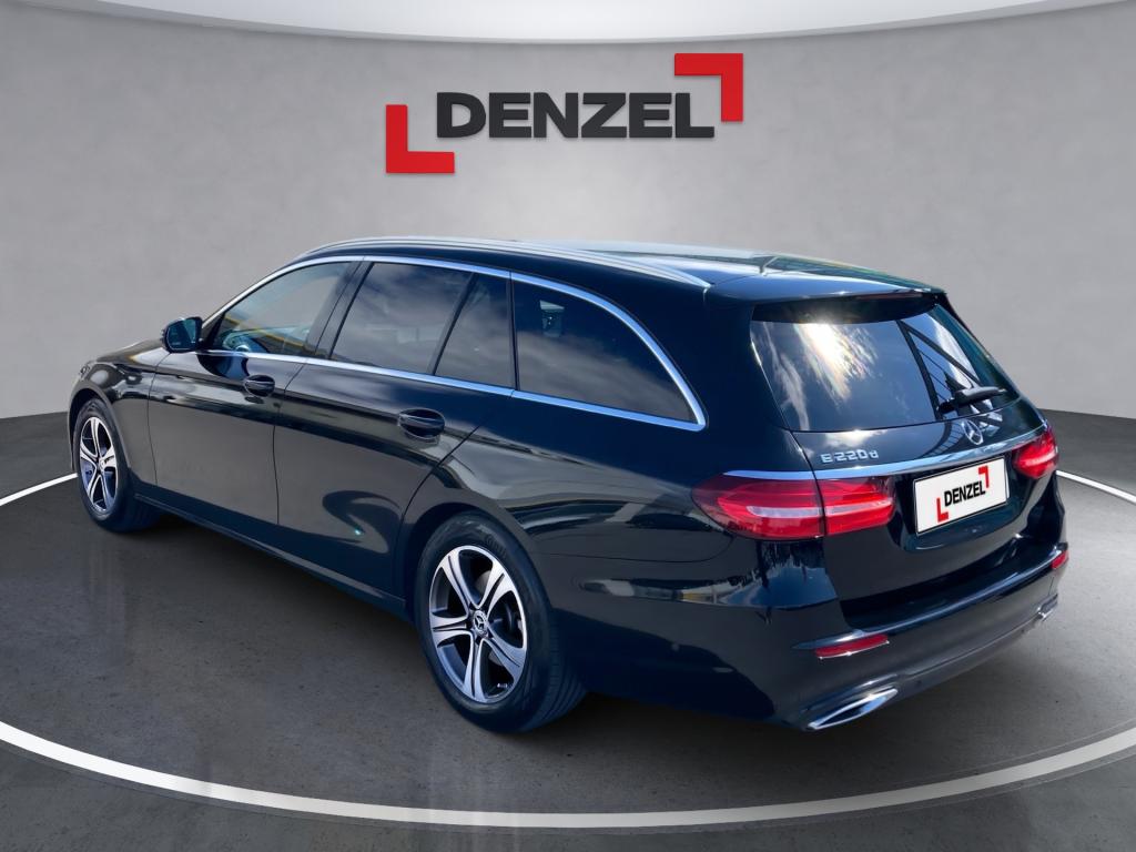 Bild 2: Mercedes E 220 d T Austria Ed