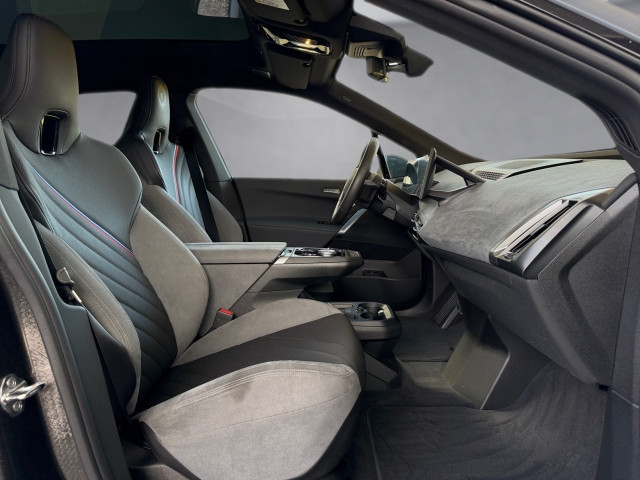 Bild 5: BMW PKW i-Serie iX xDrive60