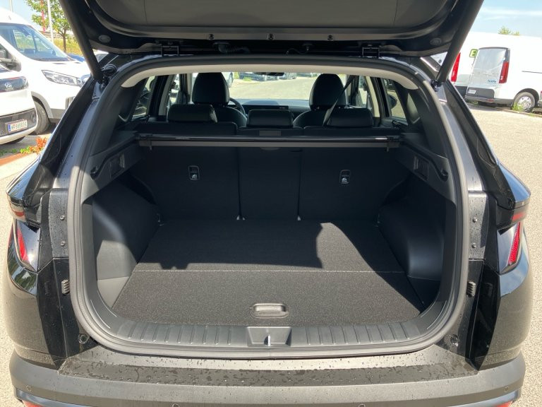 Bild 12: Hyundai Tucson NX4 Comfort Line 1,6 T-GDi HEV 2WD AT