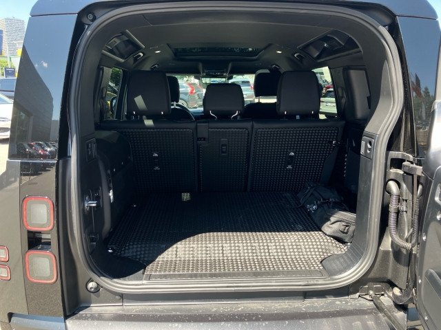 Bild 9: Land Rover Defender 110 P300e X-Dynamic SE