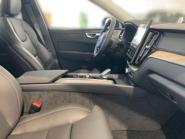 Bild 5: VOLVO PKW XC60 Ultra, T6 AWD Plug-in Hybrid, Elektrisch/Benzin, Dark