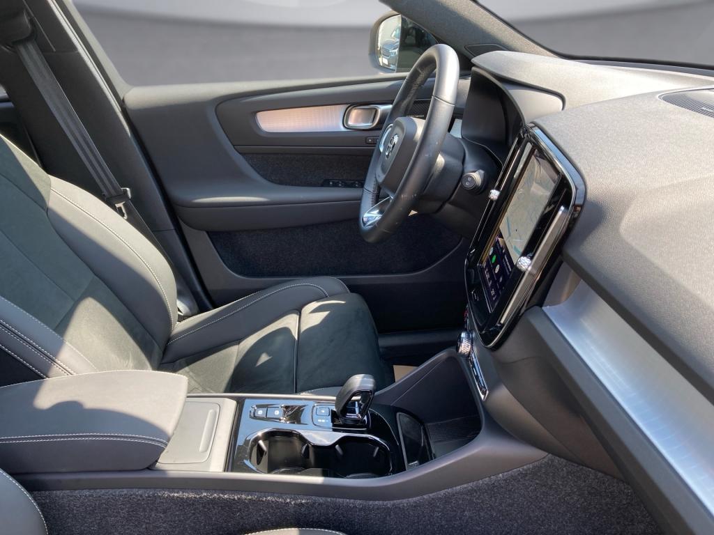 Bild 10: VOLVO PKW XC40 B3 Plus Dark Mild Hybrid
