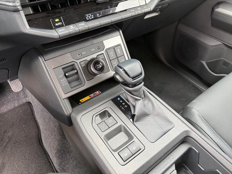 Bild 10: Toyota Hilux Double Cab Executive  2,8L Diesel Mild Hybri