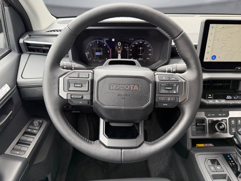 Bild 11: Toyota Hilux Double Cab Executive  2,8L Diesel Mild Hybri