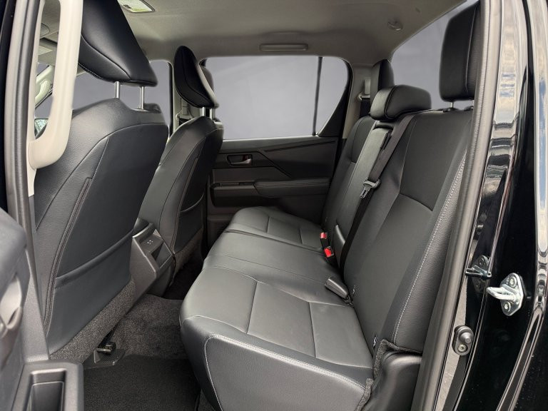 Bild 7: Toyota Hilux Double Cab Executive  2,8L Diesel Mild Hybri