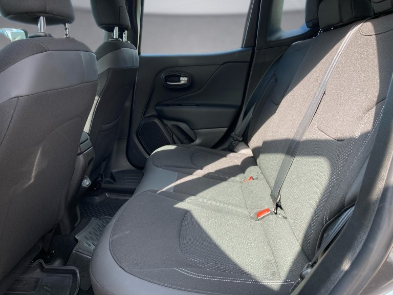 Bild 11: Jeep Renegade 1,3 MultiAi