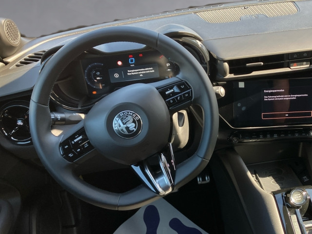 Bild 9: Alfa Junior Ibrida 1.2 Hybrid eDCT6